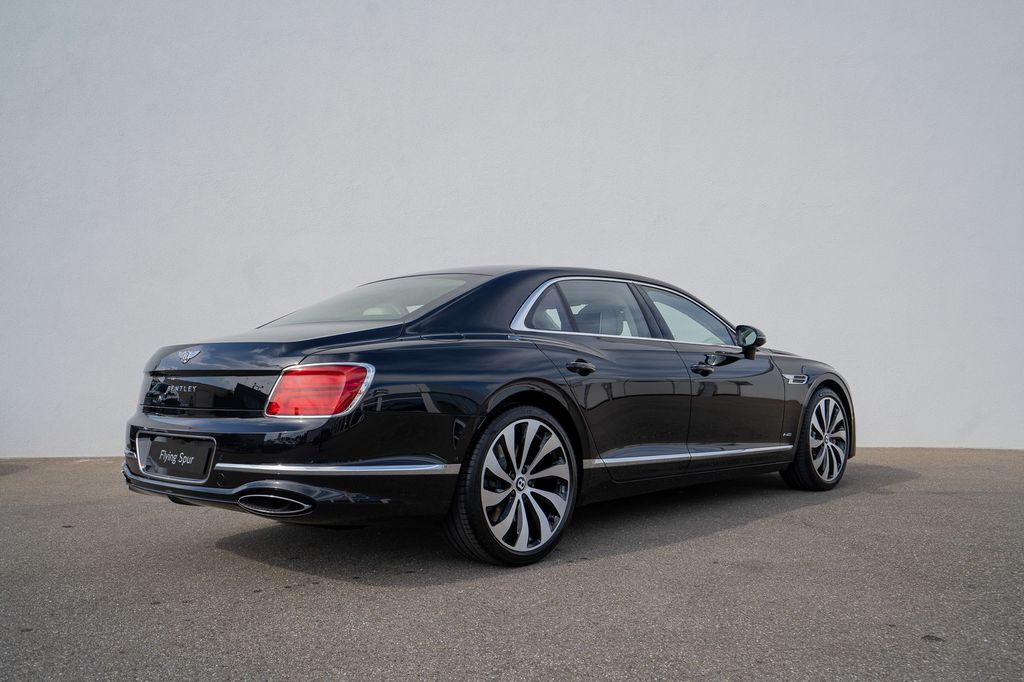 BENTLEY FLAYING SPUR W12 | nové auto skladem | černá metalíza | 635 koní | max výbava | super cena | online prodej | online nákup | eshop | autoibuy.com